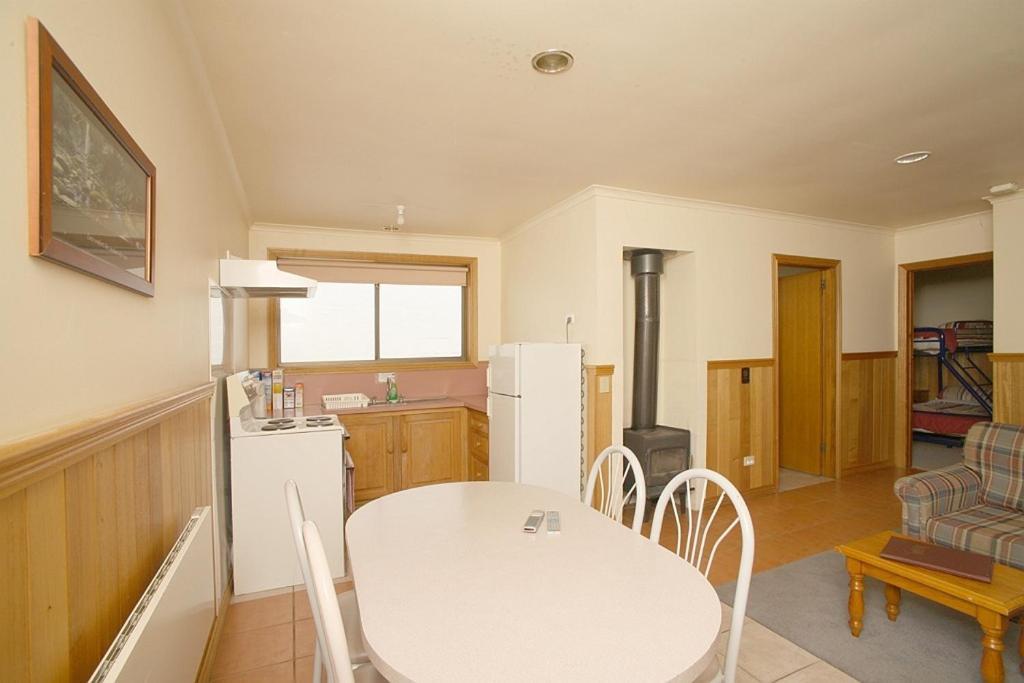 Apollo Bay Backpackers Lodge Стая снимка