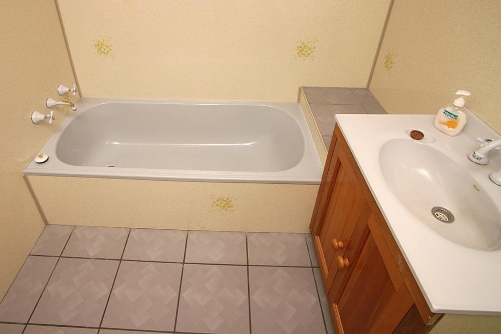Apollo Bay Backpackers Lodge Екстериор снимка